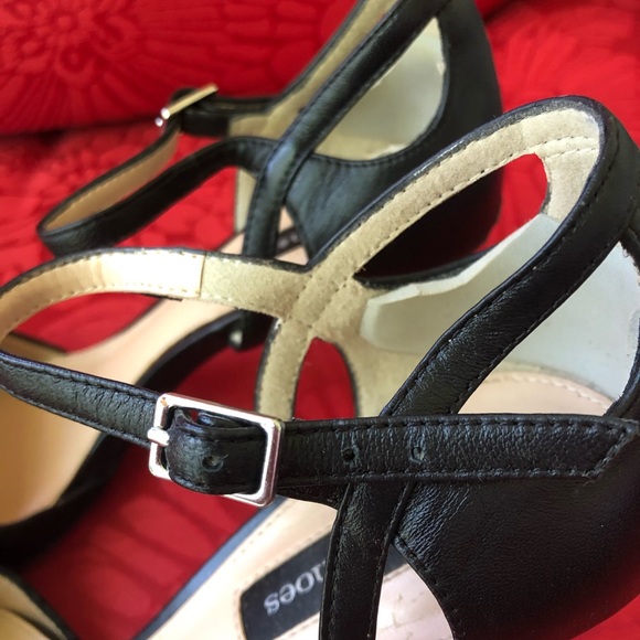 Snakeskin Pointed Heels - Picture 4 of 7